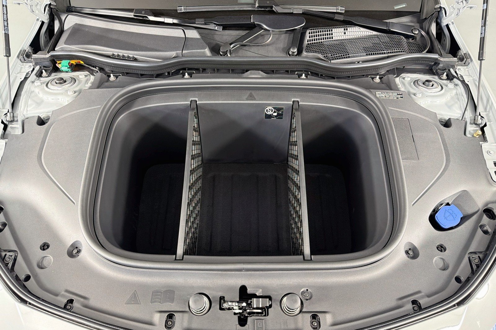 New 2027 MANUFAKTUR Alpine Grey Mercedes-Benz CLA 350 Electric image 10