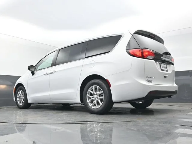 New 2027 Bright White Clear-Coat Exterior Paint Chrysler LX image 40