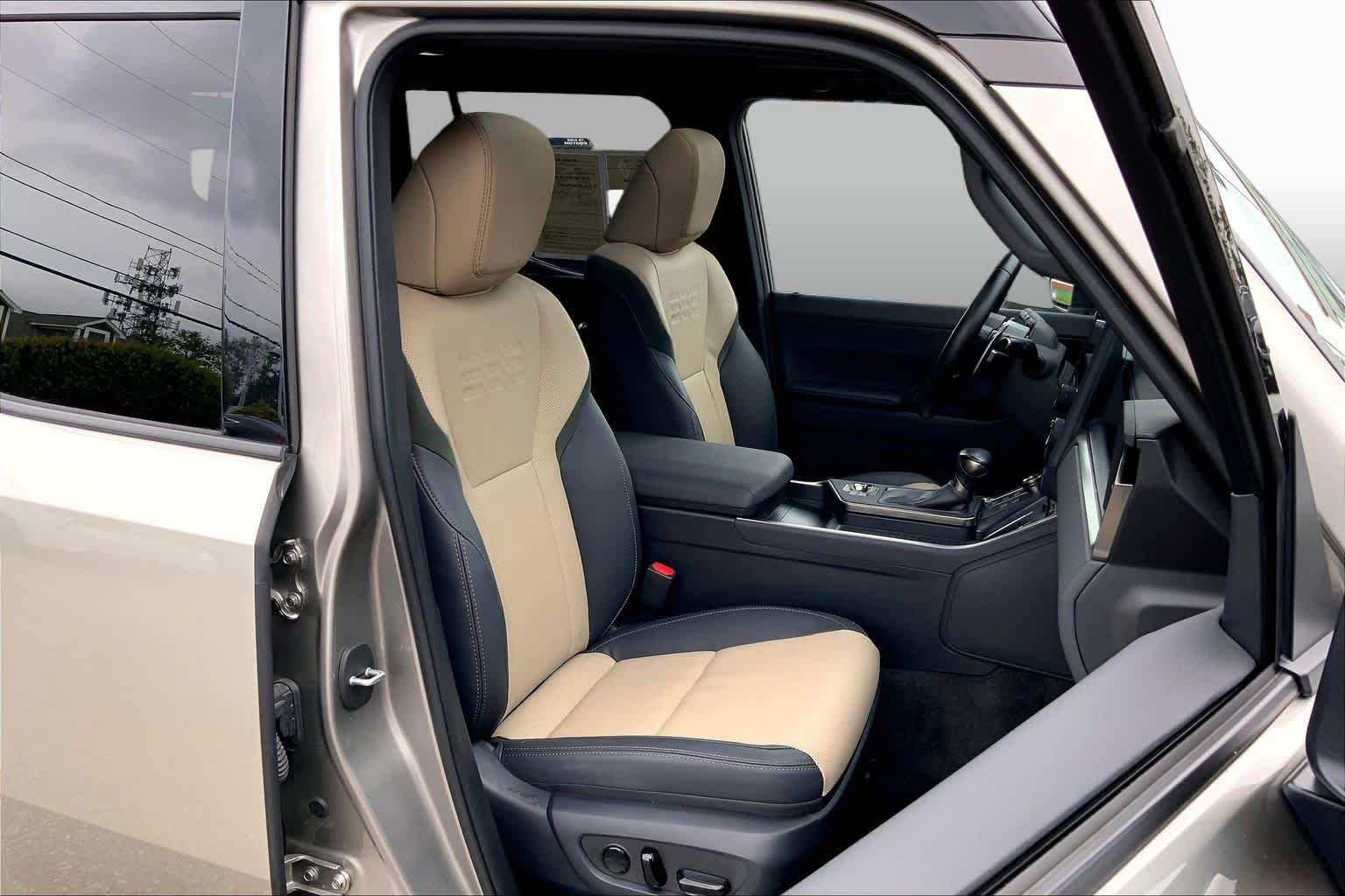 Used 2024 Atomic Silver/Black Lexus Overtrail+ image 8