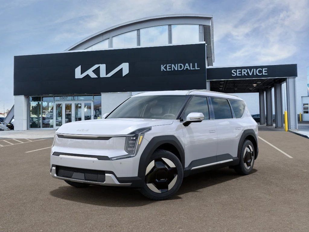 New 2026 Glacial White Pearl Kia Wind AWD image 1