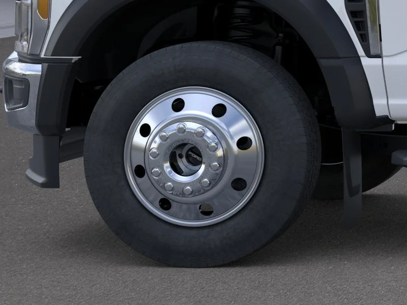 New 2026 Oxford White Ford F-600® XLT image 19