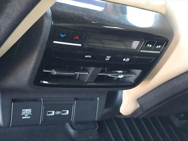 Used 2022  Acura Technology image 32
