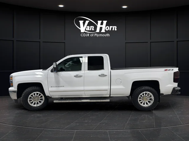 Used 2015 Summit White Chevrolet LT image 4