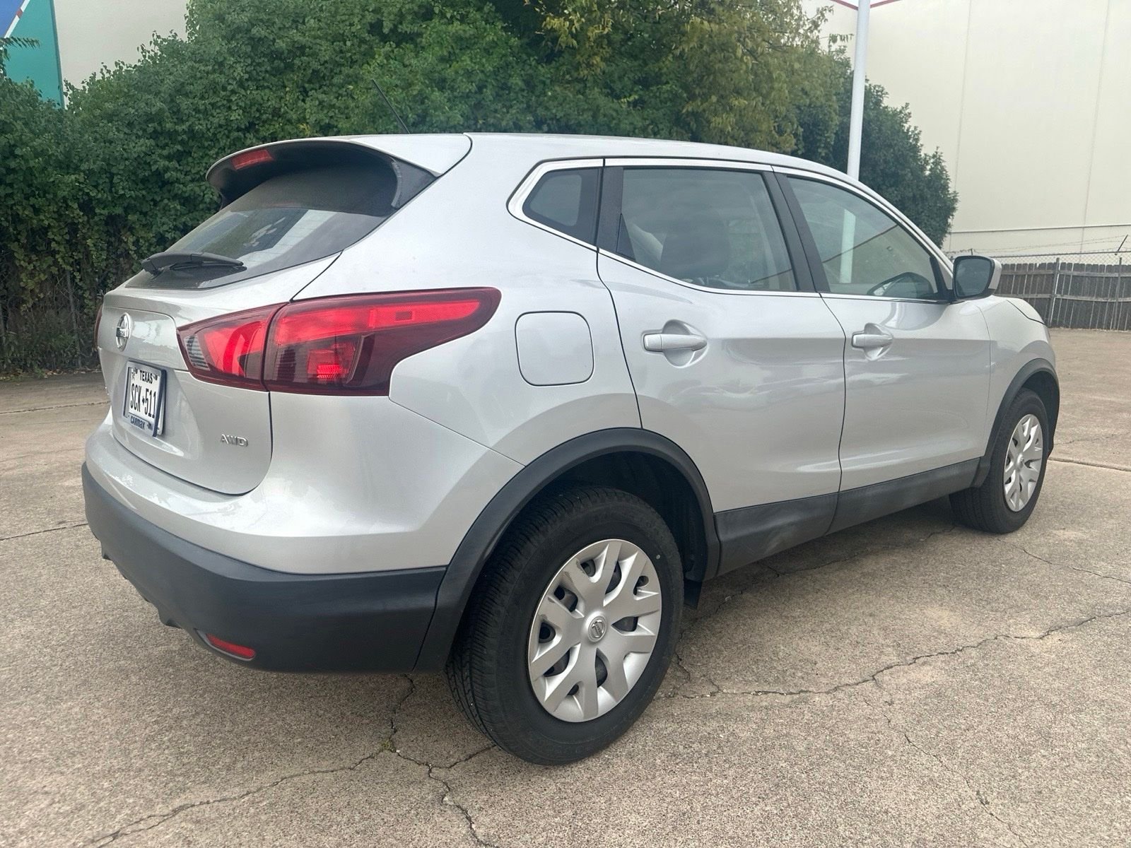 Used 2019 Brilliant Silver Metallic Nissan S image 4