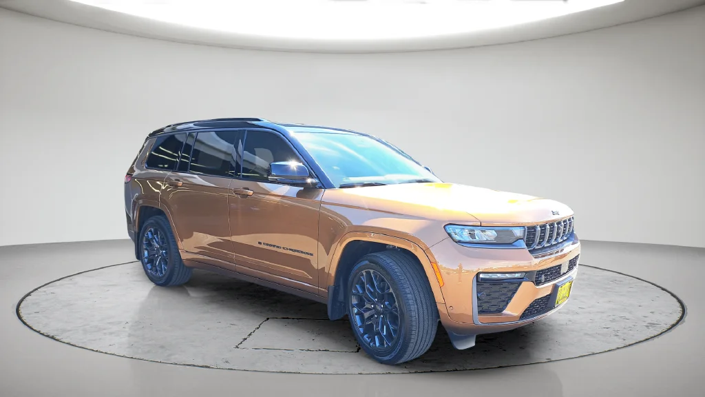 New 2026 Copper Shino Metallic Clear-Coat Exterior Paint Jeep Summit image 3