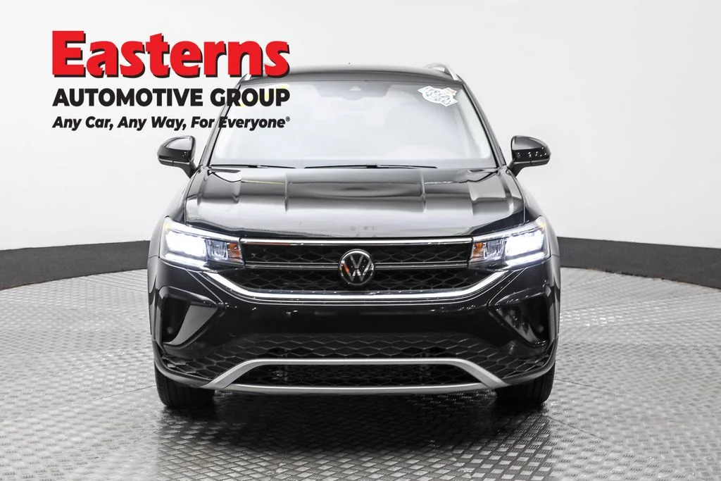 Used 2024 Black Volkswagen 1.5T SE image 2