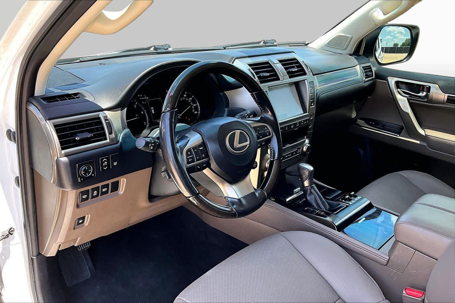 Used 2020 Starfire Pearl Lexus Premium image 18
