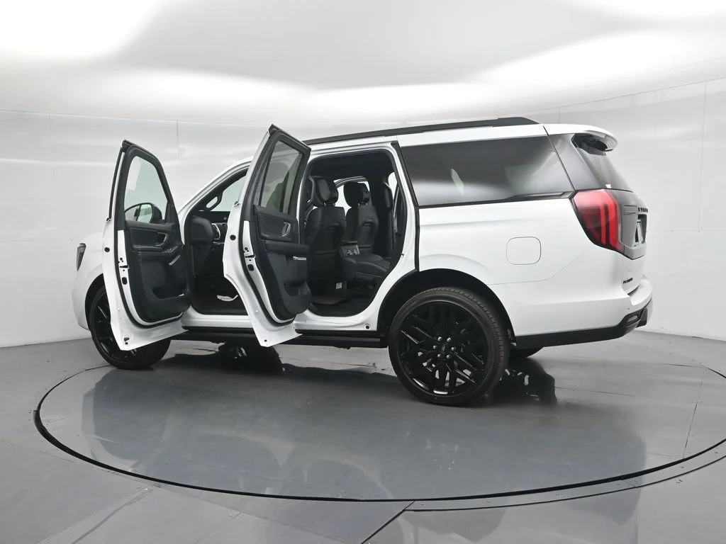 New 2026 Oxford White Ford Platinum image 29