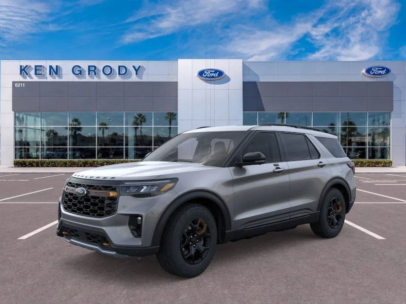 New 2026 Carbonized Gray Metallic Ford Tremor image 9