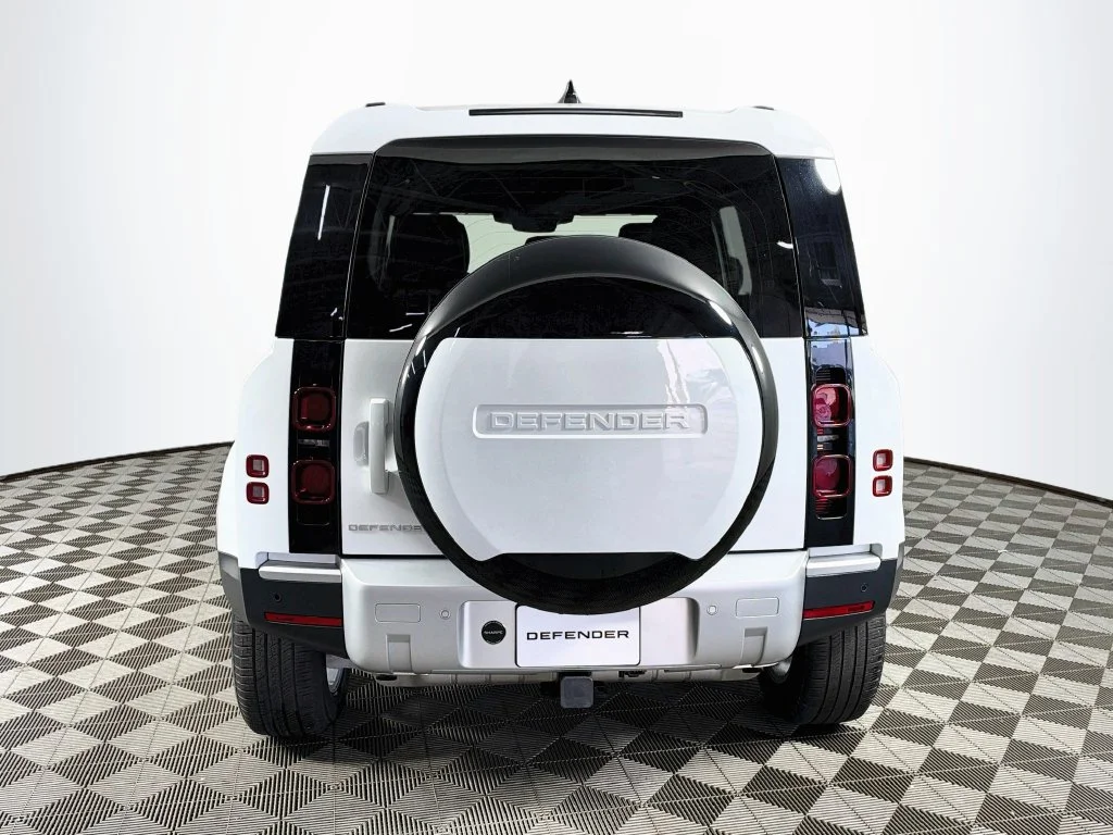Used 2025 Fuji White Land Rover S image 6