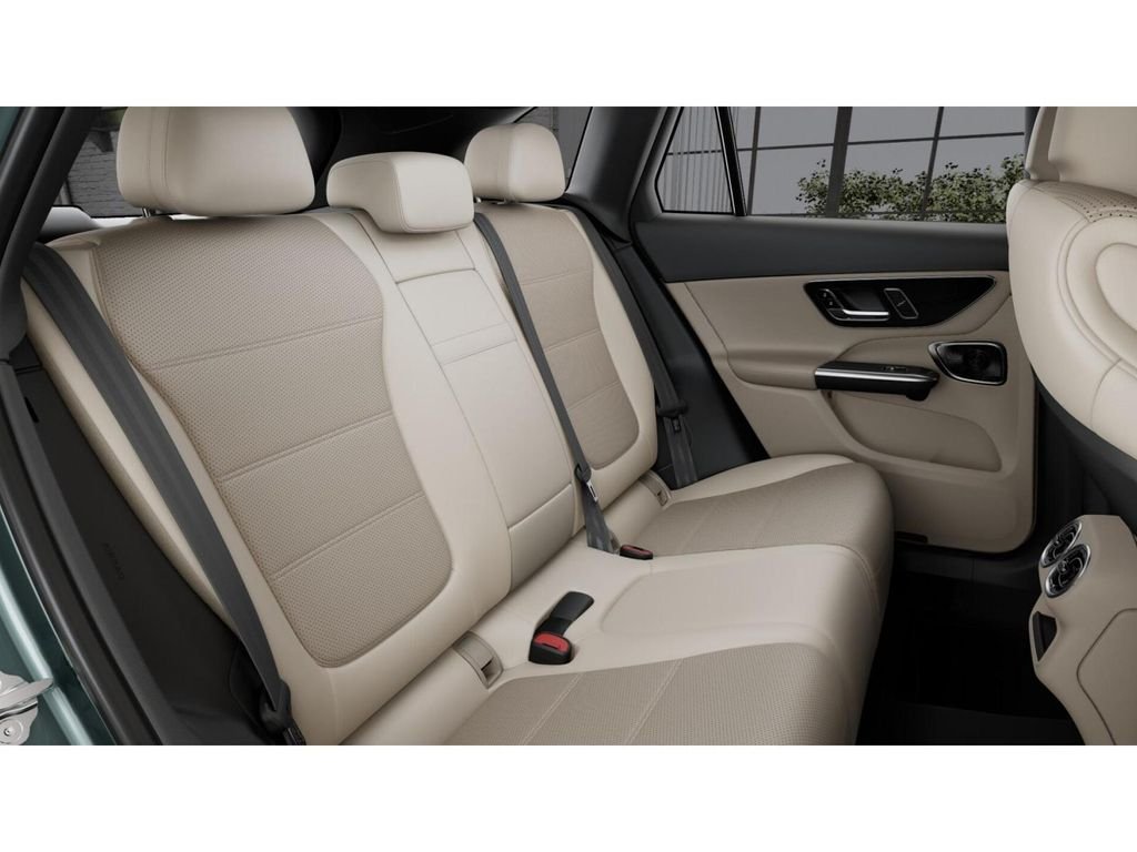 Used 2026 Silver Mercedes-Benz GLC 300 4MATIC® image 5