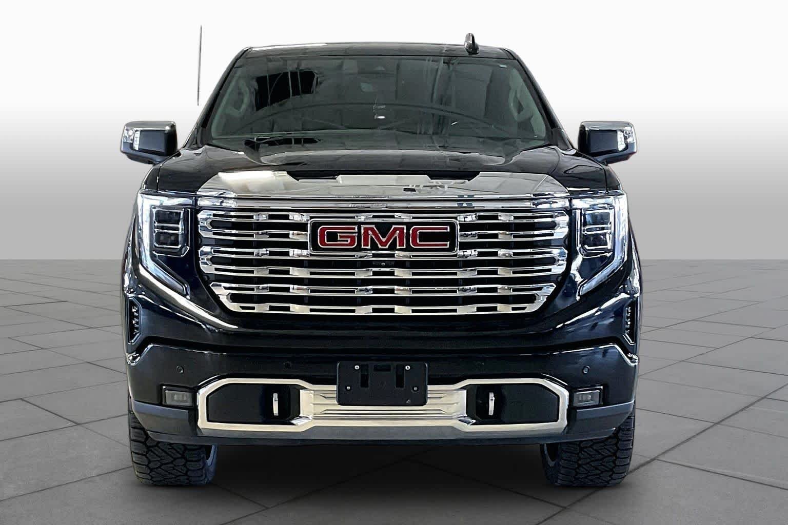 Used 2022 Onyx Black GMC Denali image 3