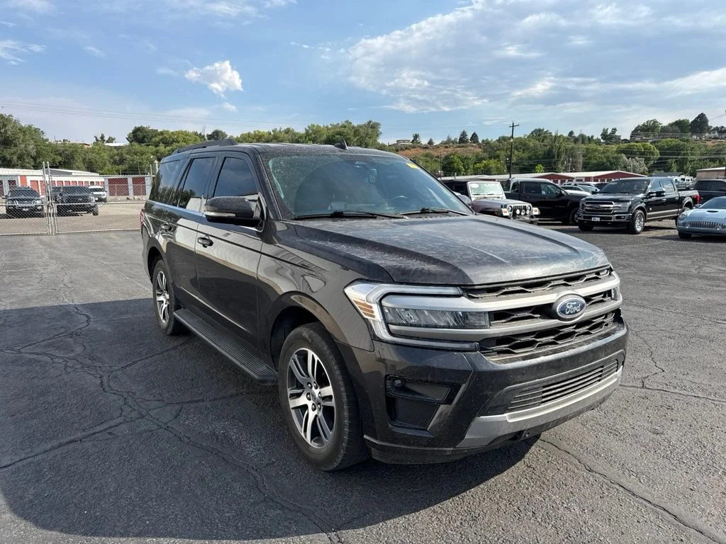Used 2024 Gray Metallic Ford XLT image 1