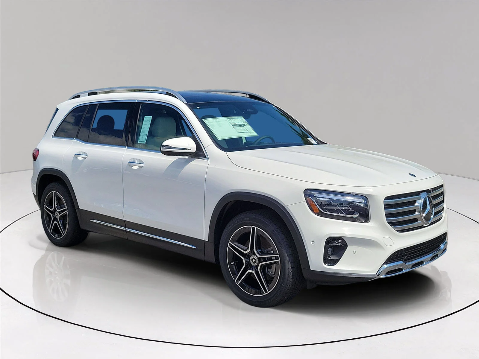 New 2026 Polar White Mercedes-Benz GLB 250 image 3