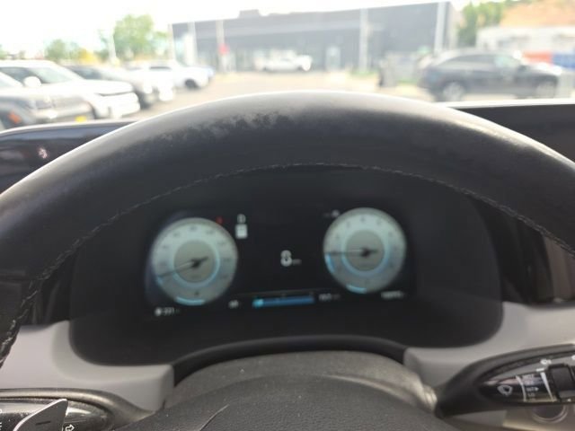 Used 2024 Silver Hyundai SEL image 8