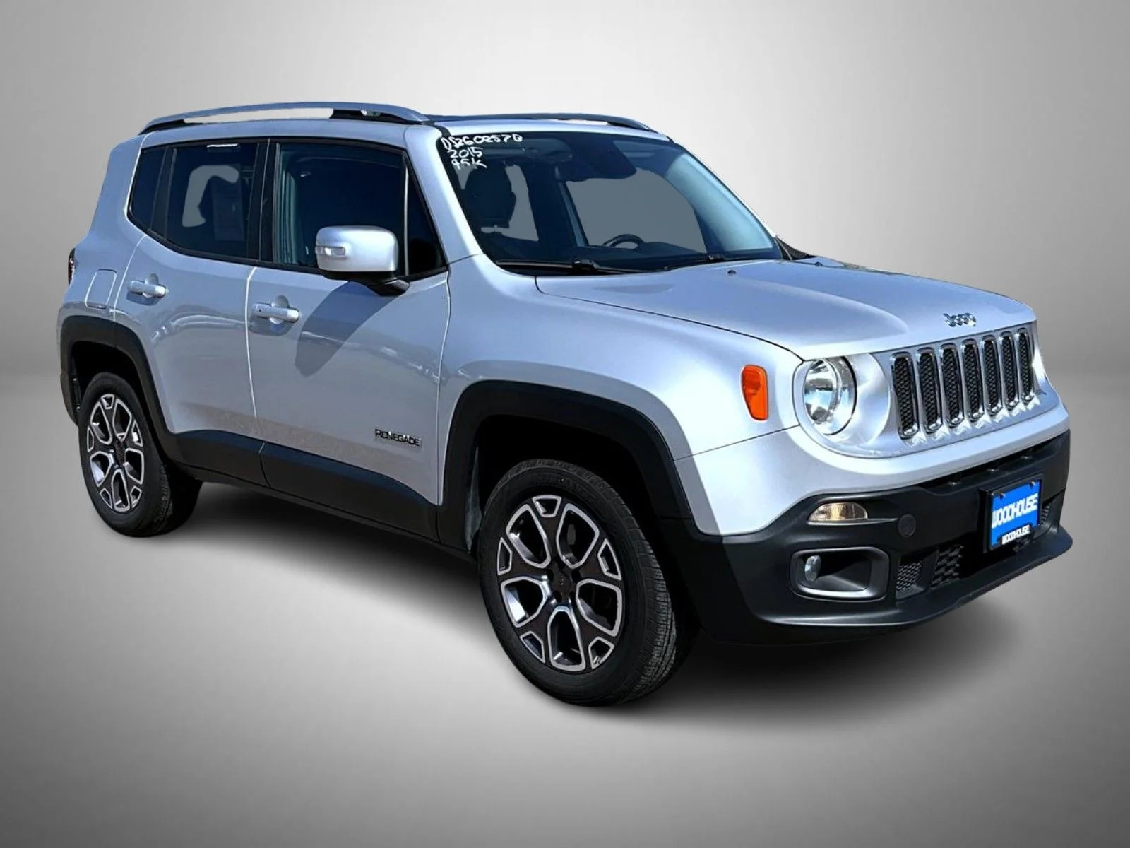 Used 2015 Silver Jeep Limited image 3