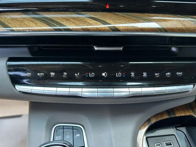 Used 2023 White Cadillac Sport Platinum image 20