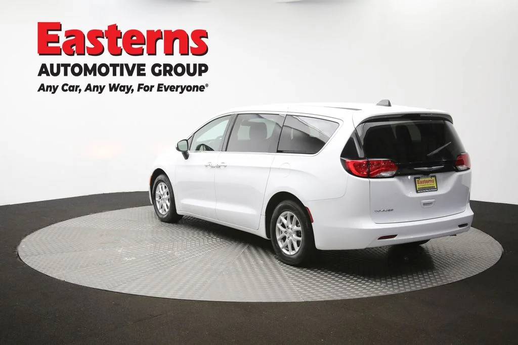 Used 2022 White Chrysler LX image 63