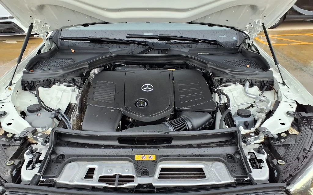 Used 2025 White Mercedes-Benz GLC 300 image 35