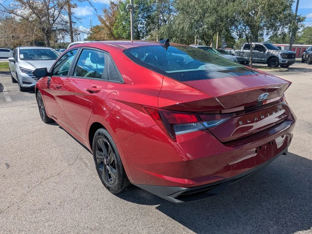 Used 2023 Red Hyundai SEL image 6