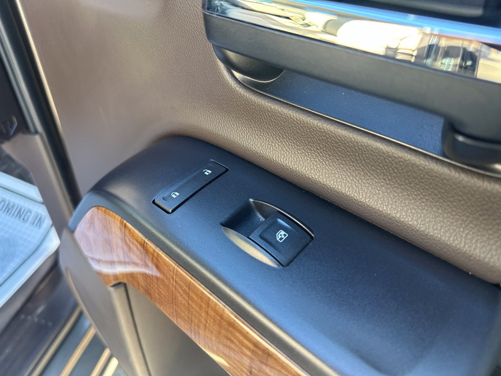 Used 2014 Brown GMC SLE image 35
