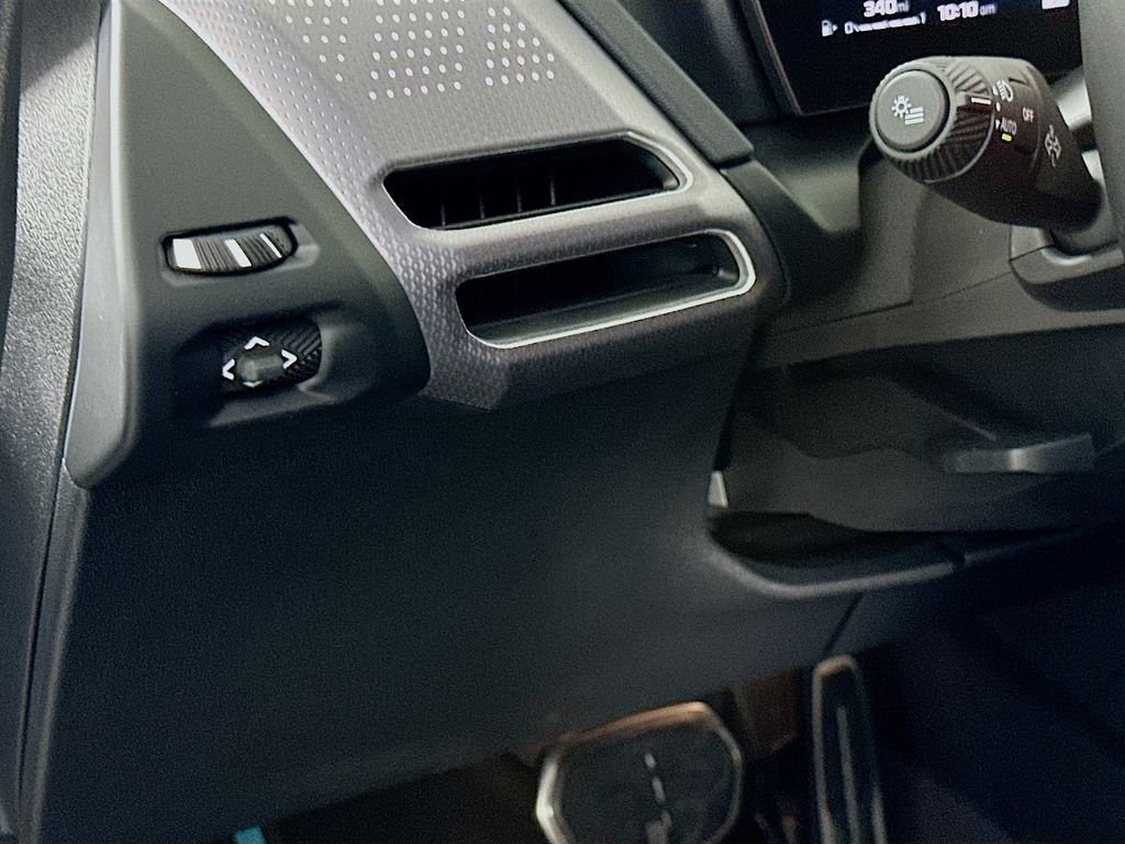 2025 BMW 2 Series M235 - Photo 10