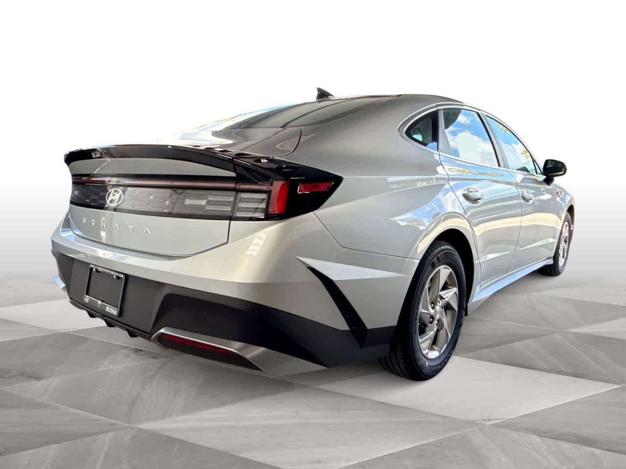 New 2026 Aero Silver Hyundai SE image 8