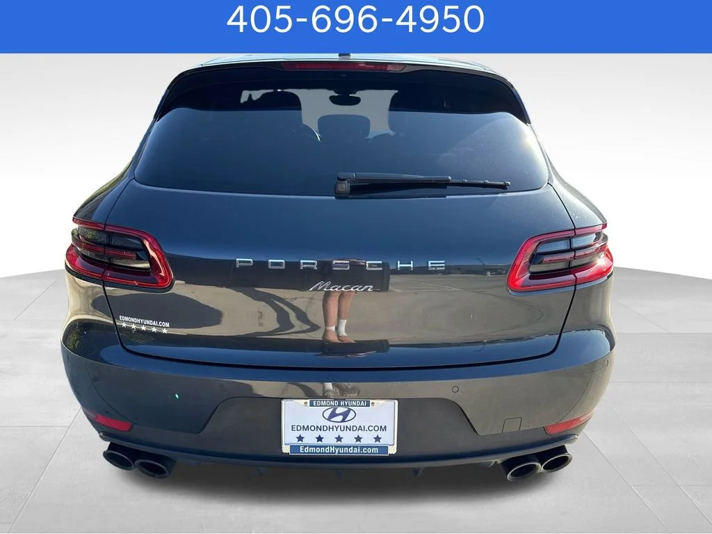 Pre-Owned 2018 Porsche Macan Base