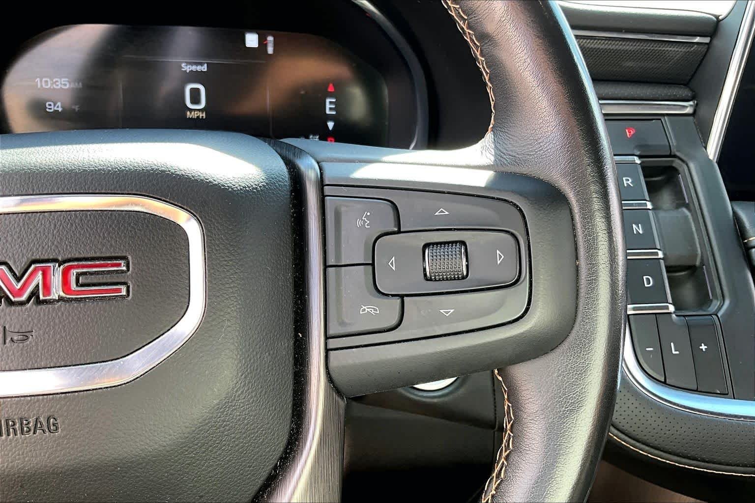 Used 2022 White Frost Tricoat GMC AT4 image 23