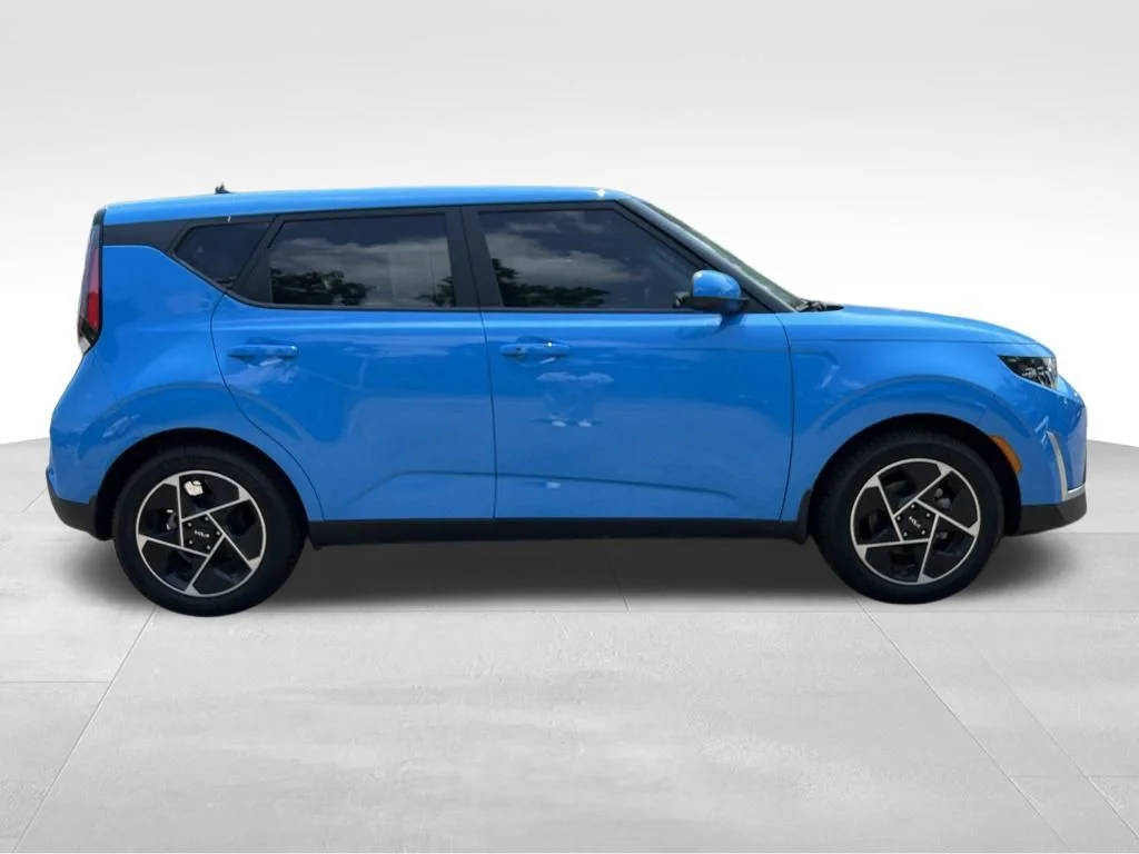Used 2025 Surf Blue Kia EX image 7