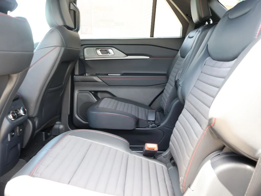 New 2026 Carbonized Gray Metallic Ford ST-Line image 19