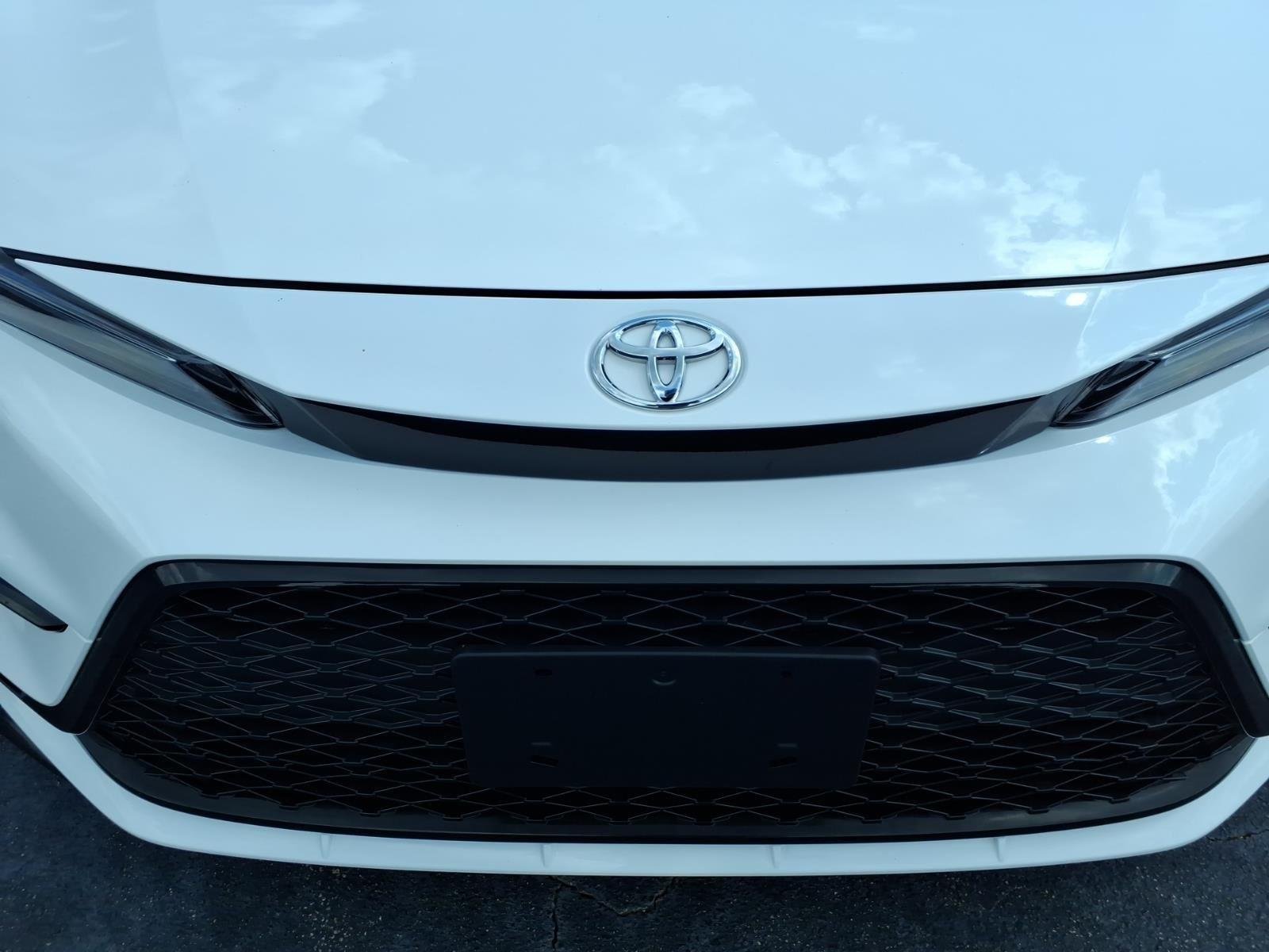 Used 2026 Ice Cap Toyota SE image 12