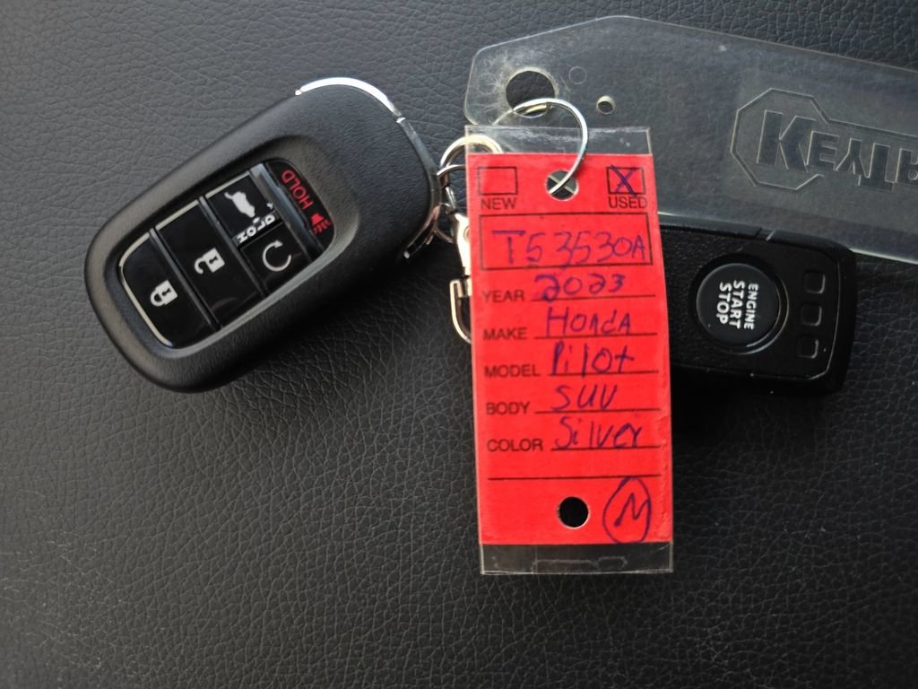Used 2023  Honda Elite image 17