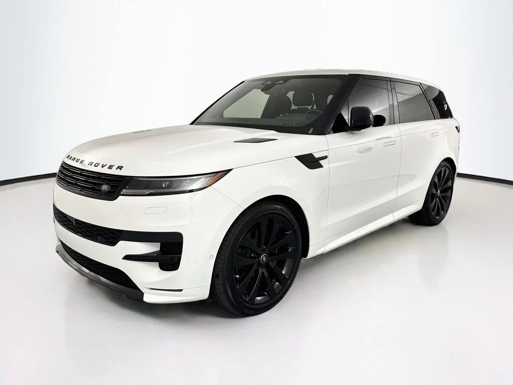Used 2025 White Land Rover Dynamic SE image 1