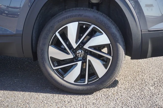 New 2026 Pure Gray Volkswagen 2.0T SE w/Technology image 14
