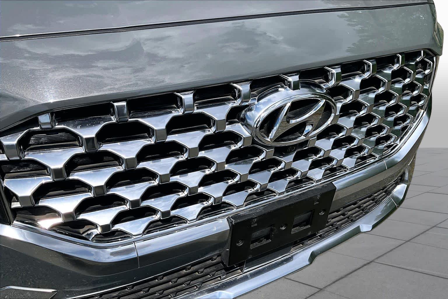 Used 2023 Hampton Gray Hyundai SEL image 30