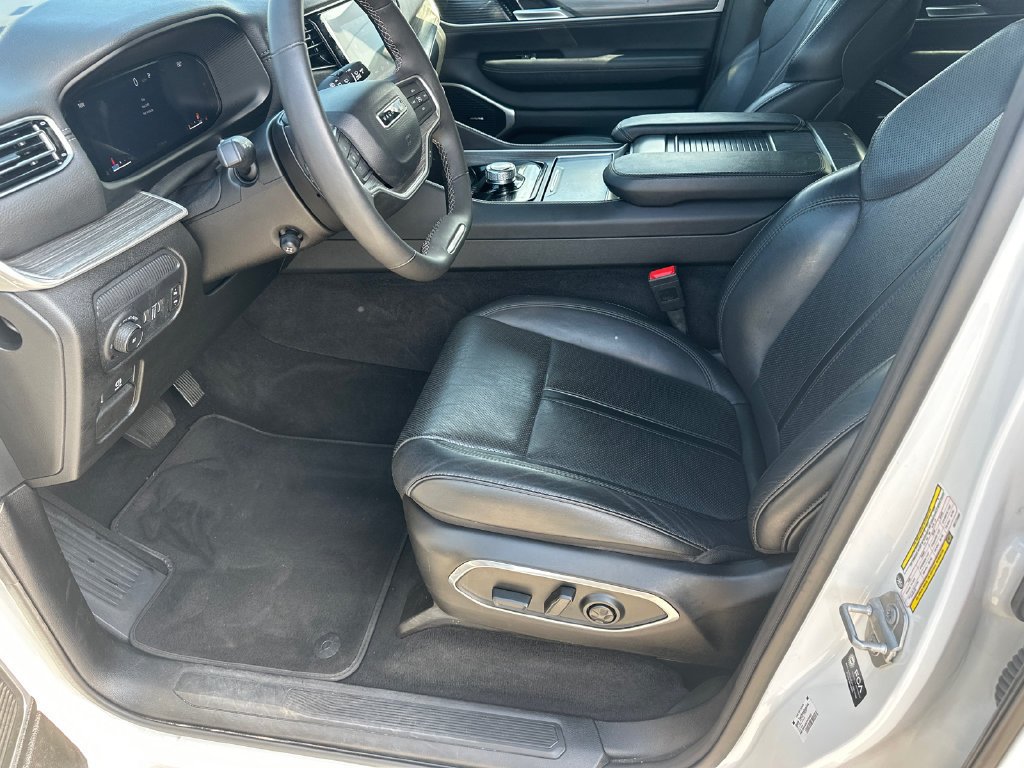 Used 2024 White Jeep Series II image 9
