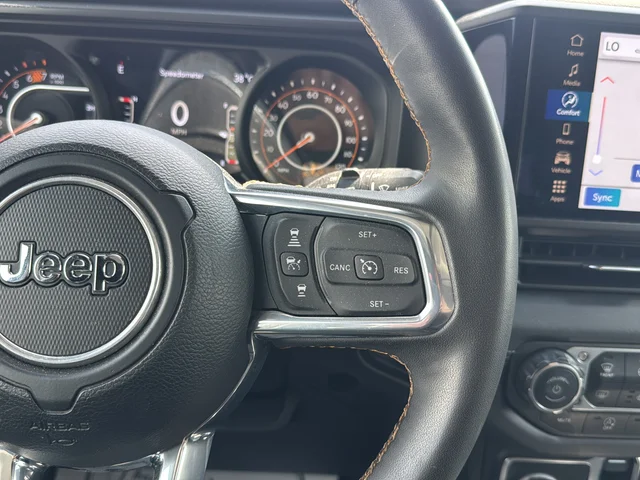Used 2024 White/off-white Jeep Sahara image 17