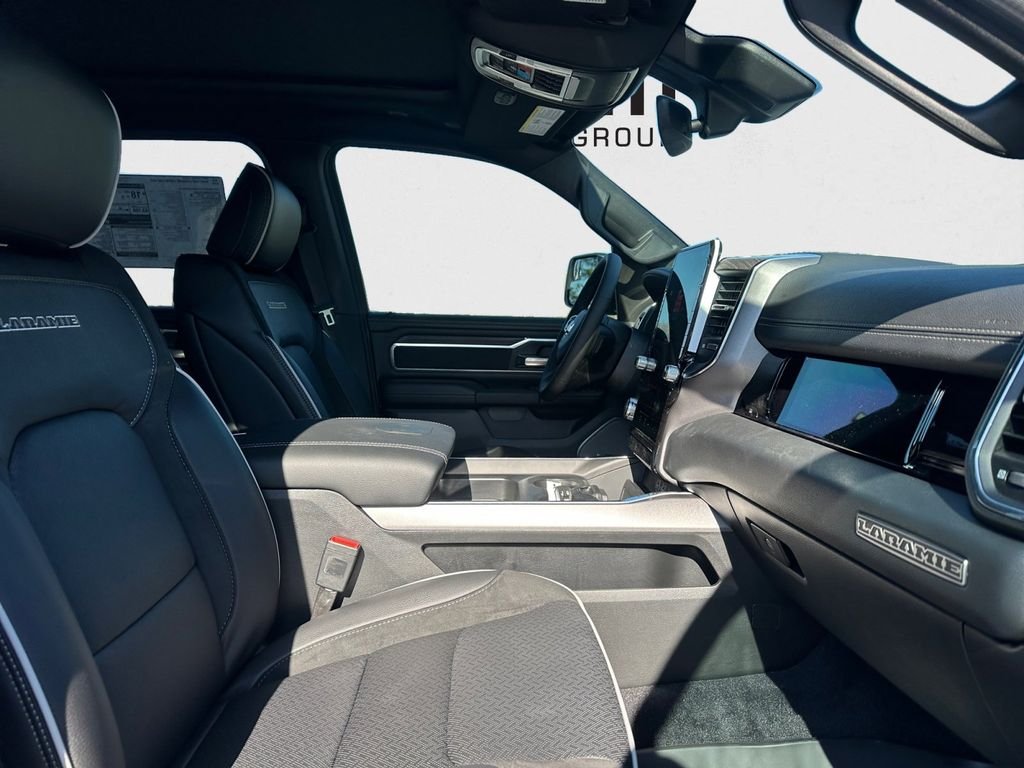 New 2026 Diamond Black Crystal Pearl-Coat Exterior Paint RAM Laramie image 28