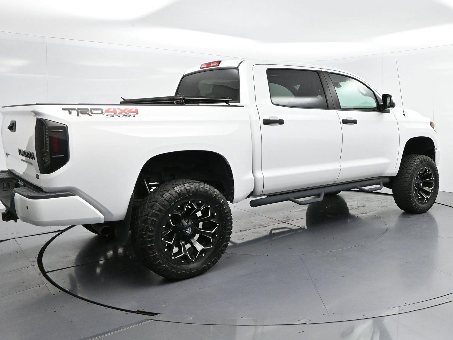 Used 2019 Super White Toyota SR5 image 7
