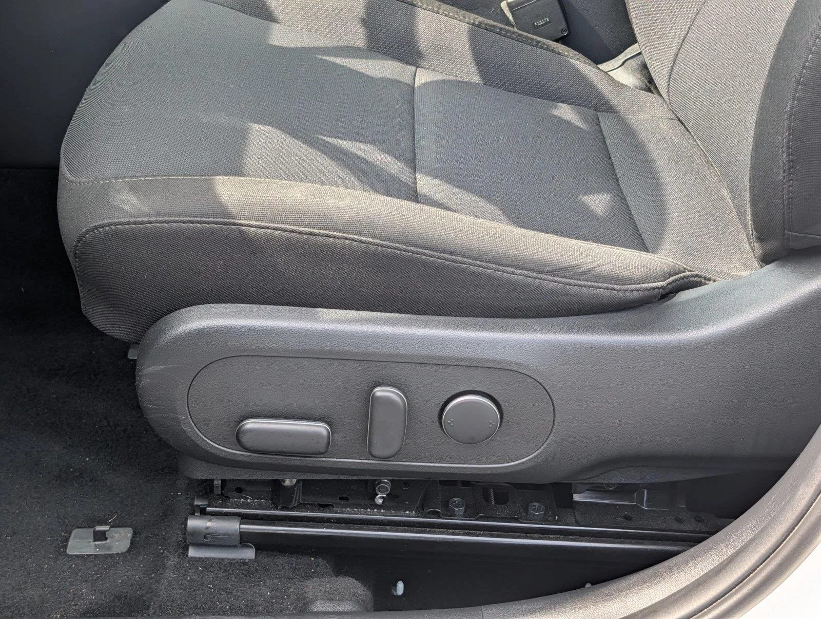 Used 2025 Atlas White Hyundai SEL image 11