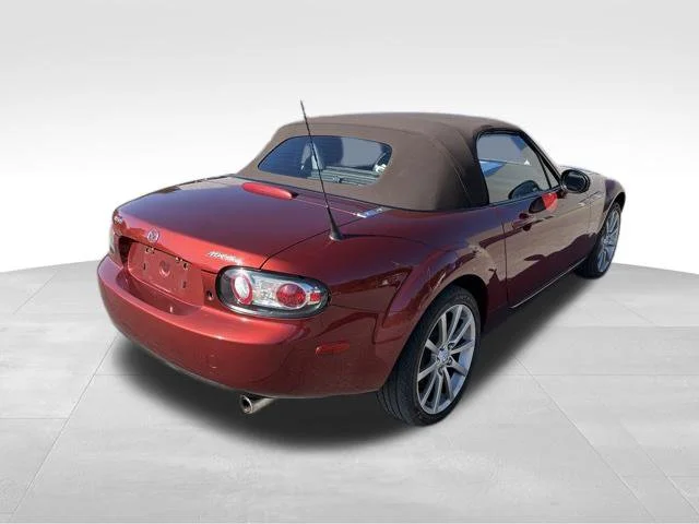 Used 2006 Red Mazda Grand Touring image 3