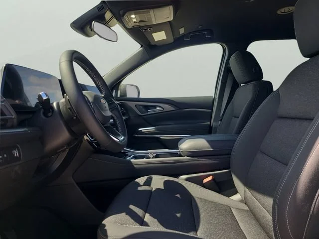 New 2026 Summit White Chevrolet LT image 22