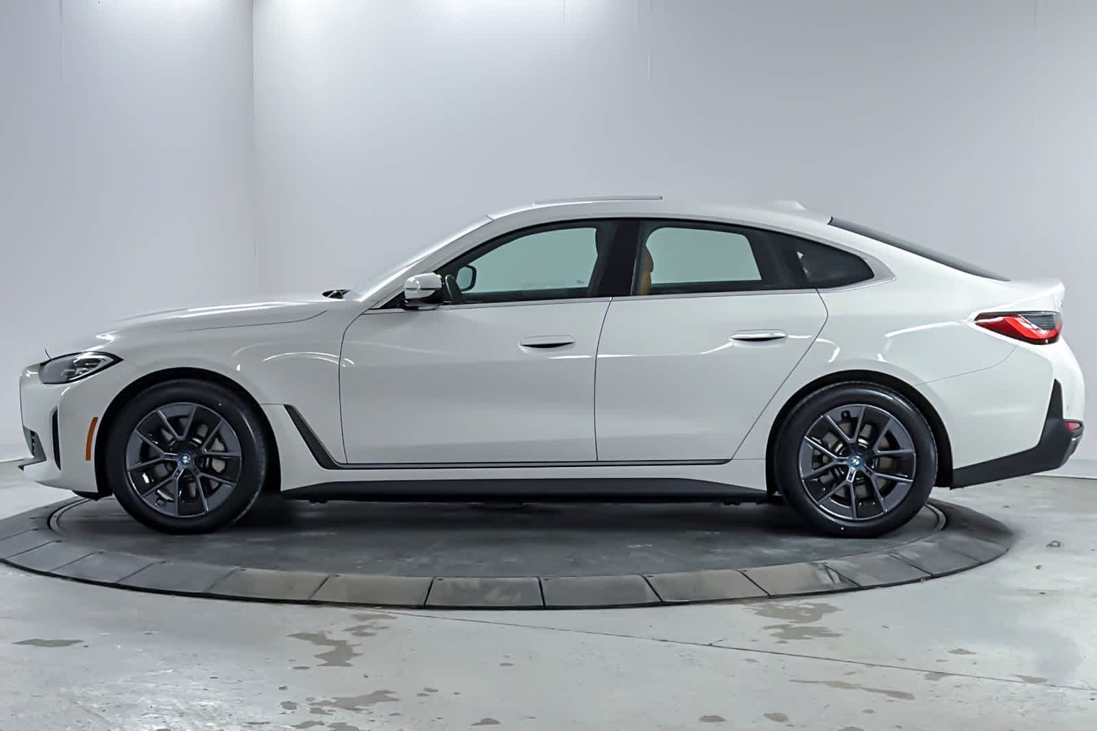 Certified Used 2024 Alpine White BMW eDrive35 image 5