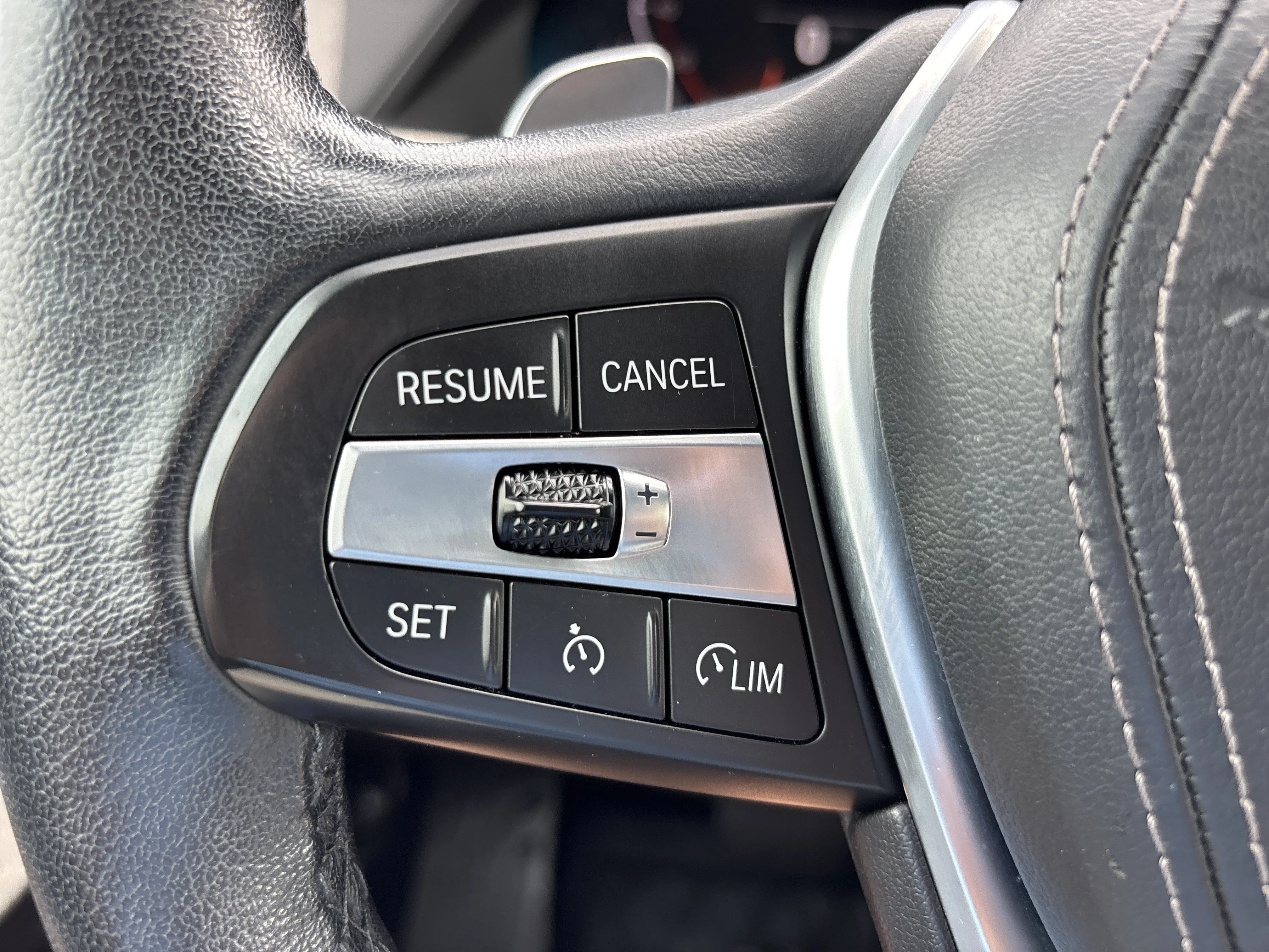 Used 2023 Dark Graphite Metallic BMW xDrive40i AWD image 33