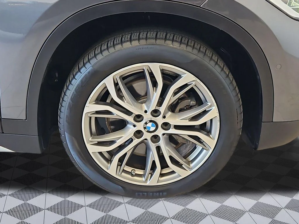 Used 2017 Mineral Gray Metallic BMW xDrive28i image 30