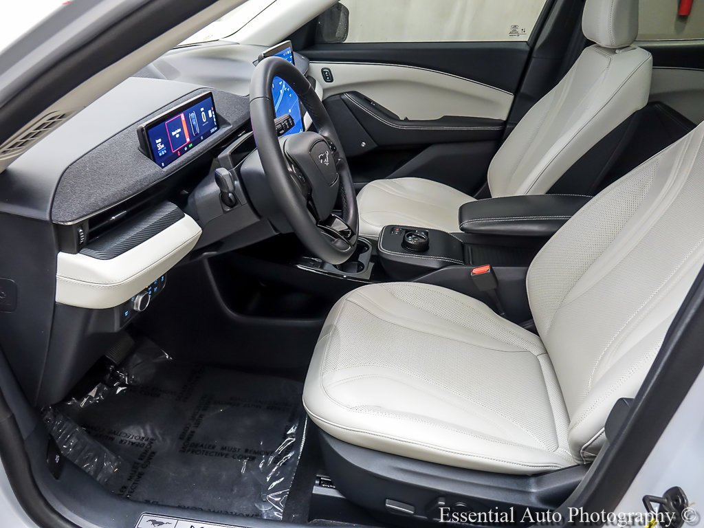 Certified Used 2022 White Metallic Ford Premium image 9