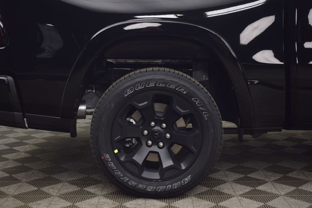 New 2026 Diamond Black Crystal Pearl-Coat Exterior Paint RAM Big Horn/Lone Star image 8