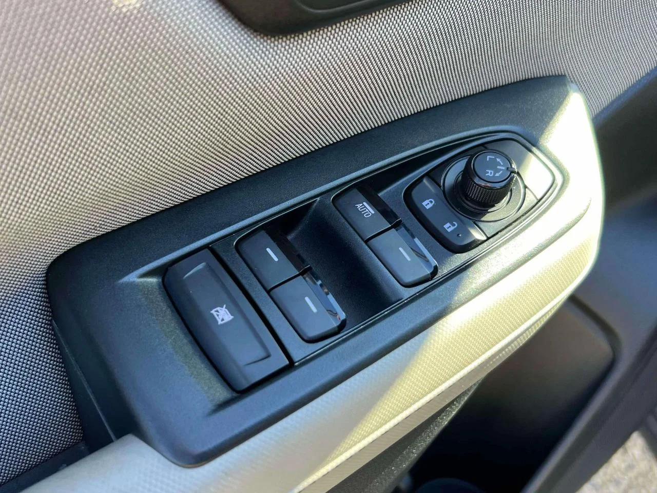 2025 Subaru Forester Base - Photo 15