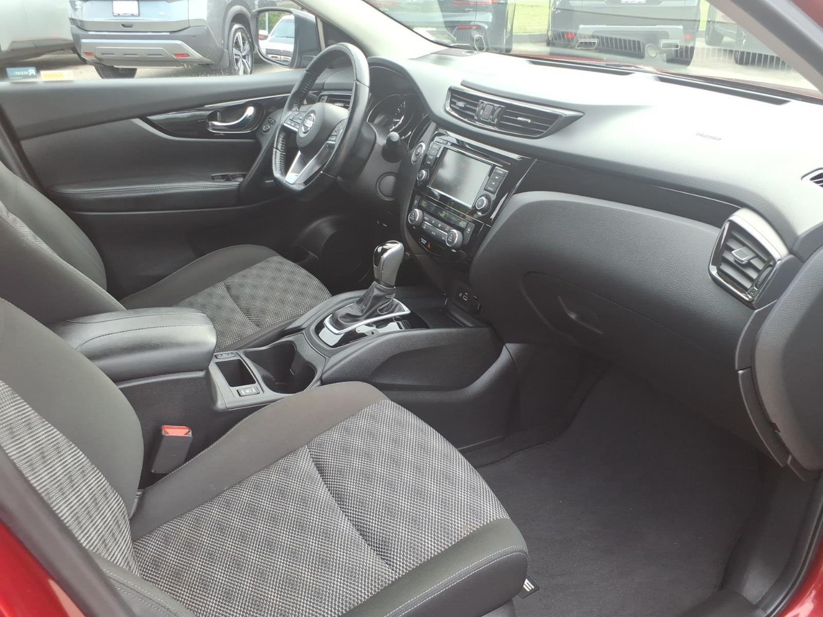 Used 2021 Scarlet Ember Tintcoat Nissan SV image 20